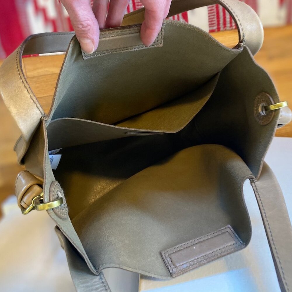 Beautiful J. Crew Leather Shoulder and Handbag. - Picture 8 of 15